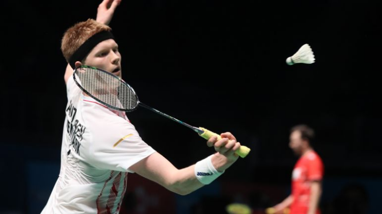 席集体起身 席集体起身